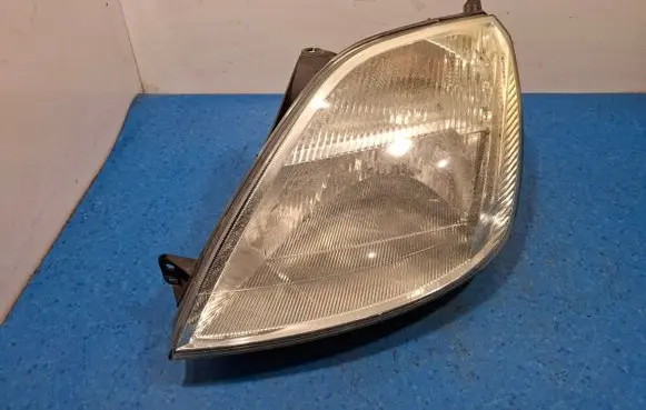 Ford Fiesta Headlight/headlamp
