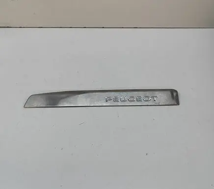 Peugeot 5008 II Front sill trim cover 98134207ZD