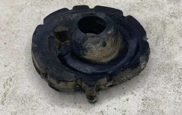 Audi A4 S4 B7 8E 8H Rear coil spring rubber mount 8E0512297J