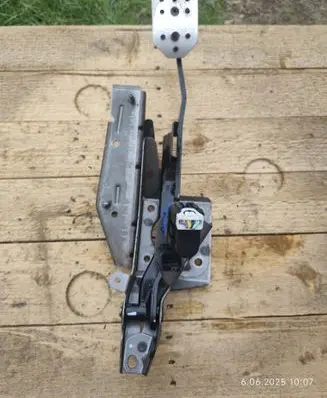 Mazda 3 II Brake pedal B4BB14 110919 60620251