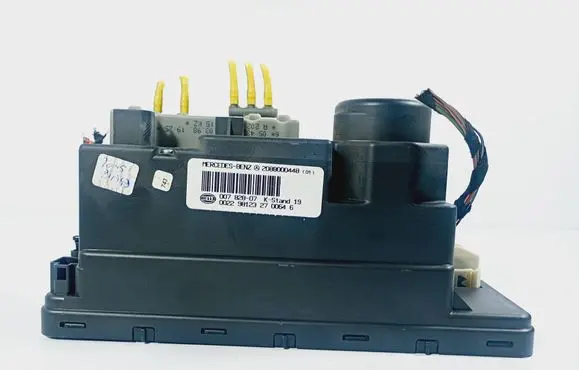 Mercedes-Benz C W202 Central locking vacuum pump 2088000448 00782807 00229812327