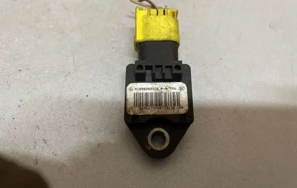 Mercedes-Benz B W245 Airbag deployment crash/impact sensor A1698202226