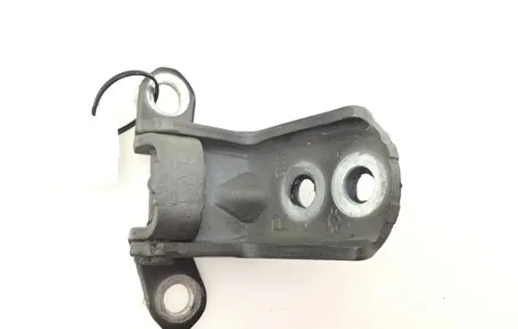 Nissan Qashqai Front door upper hinge