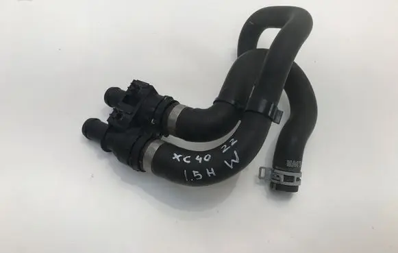 Volvo XC40 Engine coolant pipe/hose 32138267 32230140