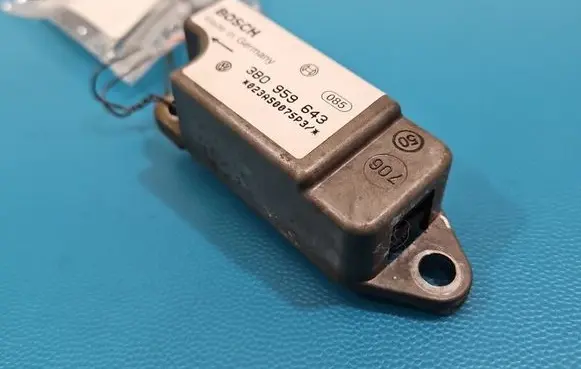 Volkswagen PASSAT B5.5 Fuel cut-off switch 3B0959643 IMPRK1558651