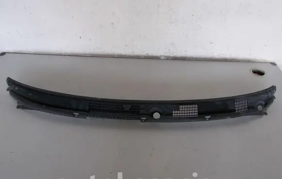 Mitsubishi Carisma Wiper trim 