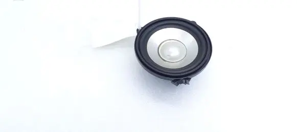 Land Rover Discovery 3 - LR3 Rear door speaker XQM000400