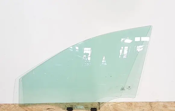 Hyundai Tucson IV NX4 Front door window glass four-door 82410N7010