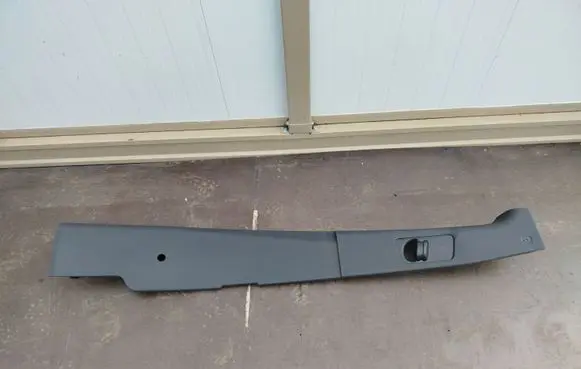 Mercedes-Benz Sprinter W907 W910 (B) pillar trim (bottom) 16113334 A9106901900