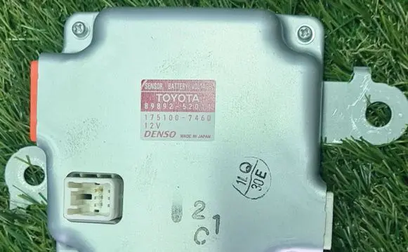Toyota Yaris Battery control module 8989252011 1751007460