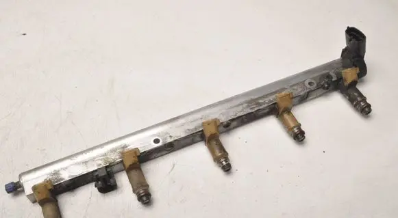 Volvo V50 Fuel main line pipe 31251446