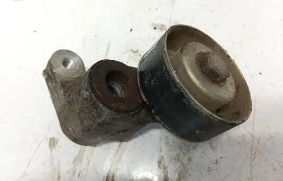 Renault Espace III Generator/alternator belt tensioner