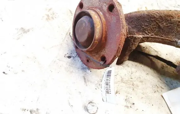 Rear wheel hub