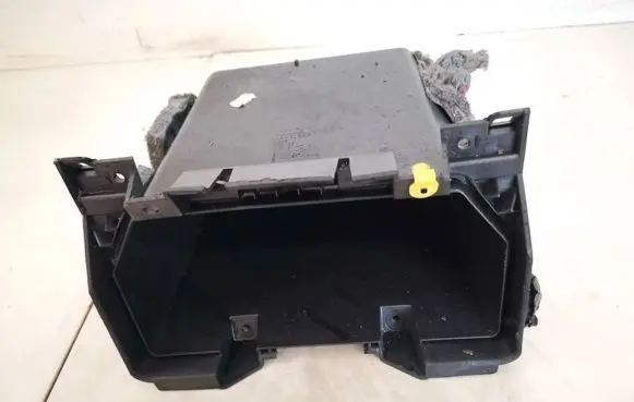 Volvo V50 Glove box 09491937