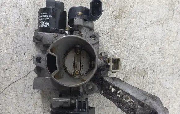 Renault Kangoo I Throttle body valve 102698B