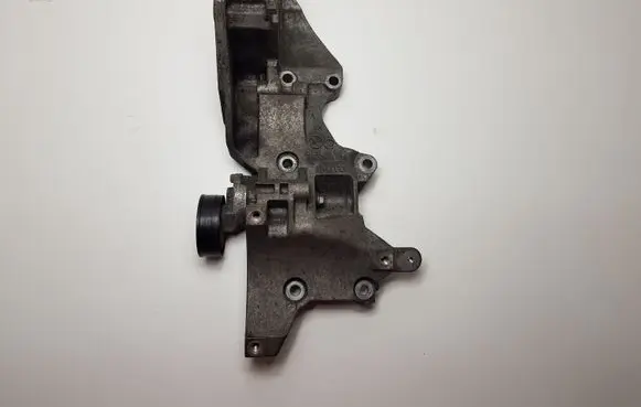 Volkswagen PASSAT CC Engine mounting bracket 03L903143Q 038903315AJ