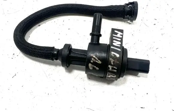 Mini One - Cooper Clubman R55 Vacuum valve V75283558004 V752835580