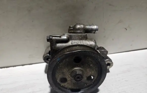 Honda Civic III Power steering pump P02634589Q