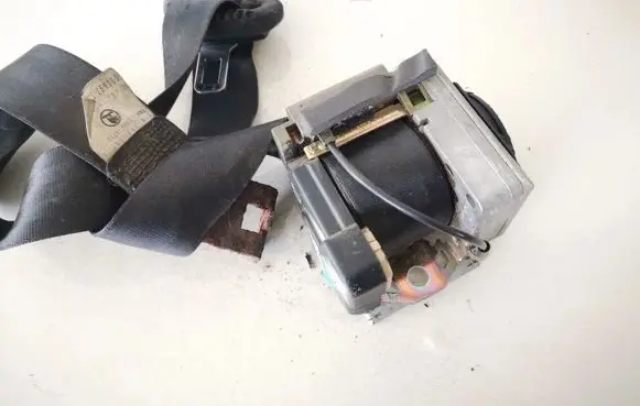 Skoda Octavia Mk1 (1U) Front seatbelt 1u4857702a