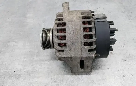 Opel Zafira B Generator/alternator 93180098