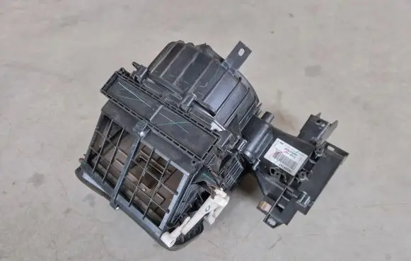 Mitsubishi L200 Interior heater climate box assembly housing 7802A147