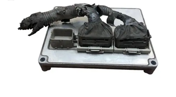 Volvo S40 Engine control unit/module 30729274A