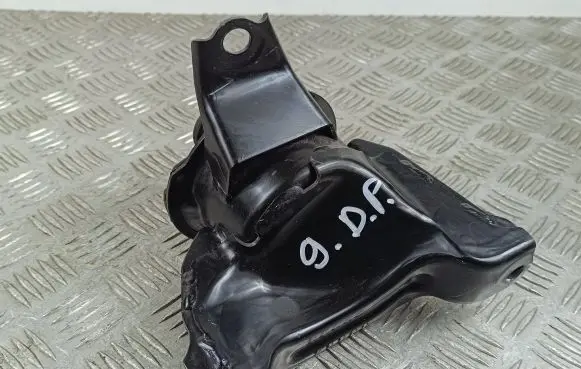 Honda CR-V Engine mount bracket 13030712