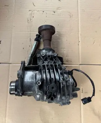 Gearbox transfer box case