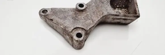 Citroen Xsara Picasso Engine mounting bracket 9637792380