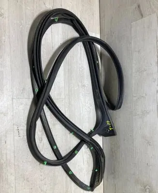 Toyota Yaris Rubber seal front door (on door) 67861-0D131