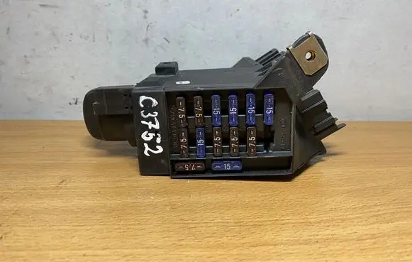 Mercedes-Benz E W210 Light switch 2105450104 C3752