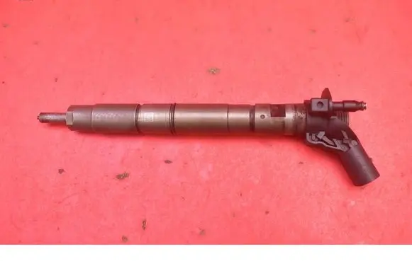 Audi A8 S8 D3 4E Fuel injector 057130277AD