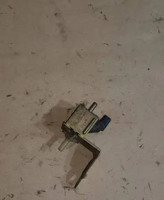 Audi A6 S6 C4 4A Turbo solenoid valve 437906283A