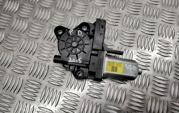 Volvo V70 Front door window regulator motor 970714102 150427