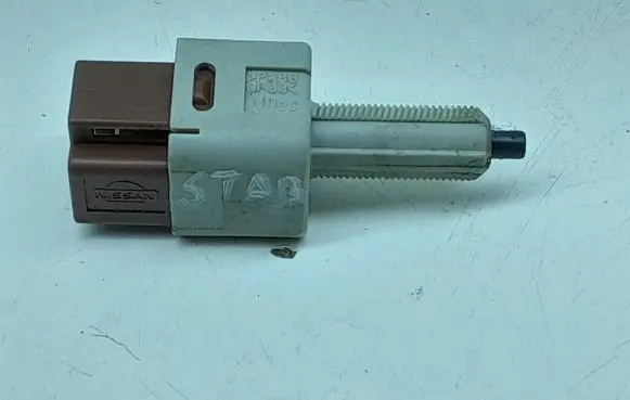 Subaru XV I Brake pedal sensor switch