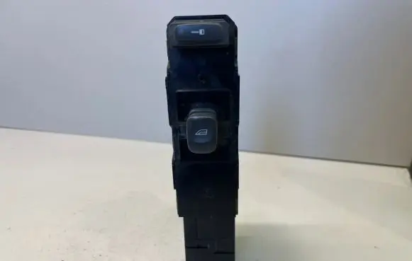 Volvo V70 Electric window control switch 9452941