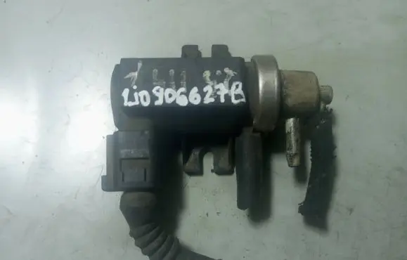 Audi A4 S4 B6 8E 8H Turbo solenoid valve 1J0906627B