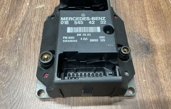 Mercedes-Benz C W202 Ignition amplifier control unit 0185454232