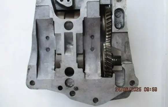 Toyota Avensis T250 Oil pump 