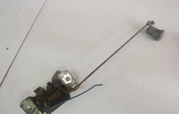 Mazda 121 Tailgate/trunk/boot lock/catch/latch