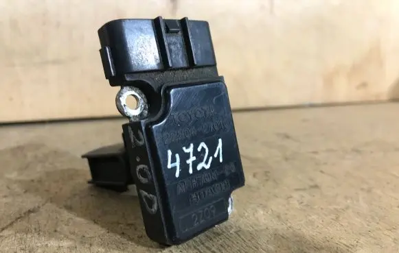 Toyota Corolla Verso E121 Mass air flow meter 2220427010 AFH70M23