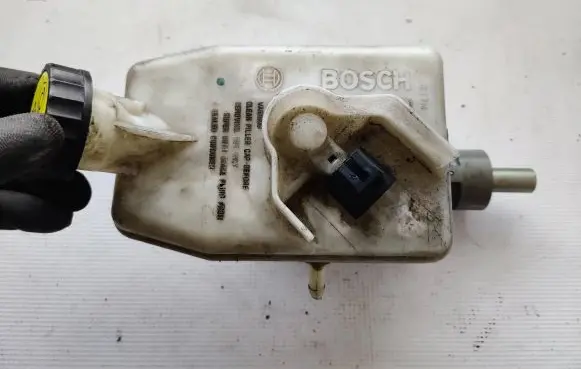 Ford Transit Master brake cylinder 221313