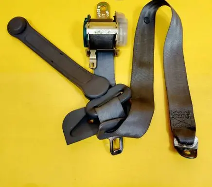 Hyundai Lantra I Rear seatbelt 045030