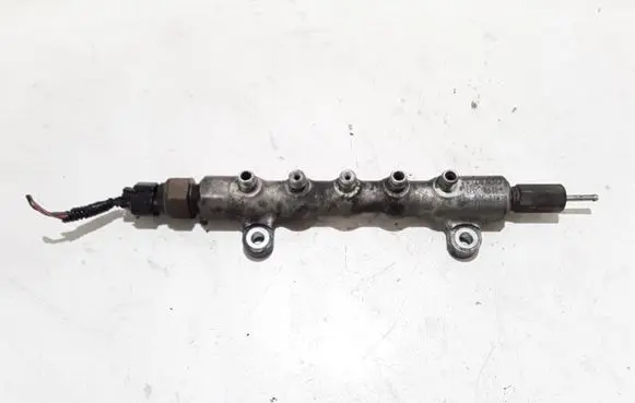 Toyota Avensis T250 Fuel main line pipe