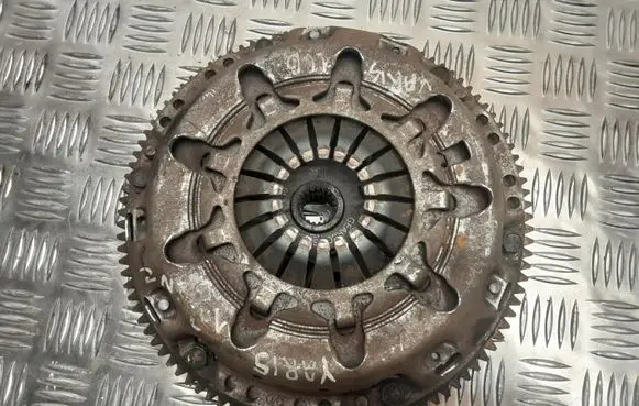 Toyota Yaris Clutch set kit 134510J010B