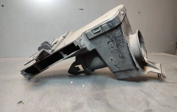 Peugeot 2008 I Air intake duct part 9682647680