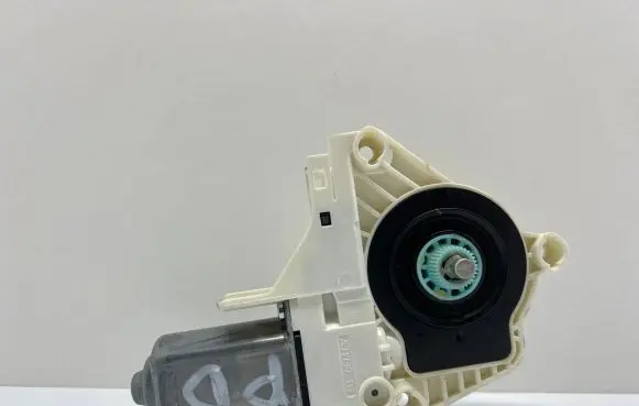 Seat Alhambra (Mk2) Front door window regulator motor 8K0959801B 1036919810200 170420251533