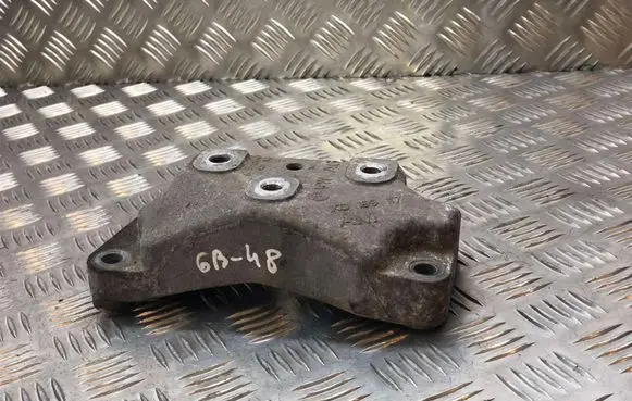 Volkswagen PASSAT B6 Bracket in trunk/boot 