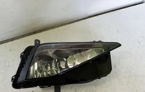 Volkswagen Golf Sportsvan Front fog light 510941662e