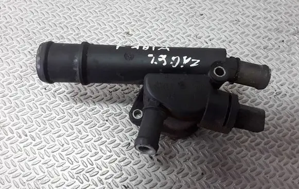 Skoda Fabia Mk1 (6Y) Engine coolant pipe/hose 038121132D